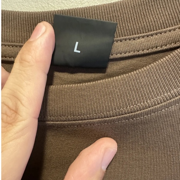 RED BOOTS SHIRT - Picture 3 of 4